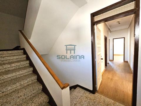 Escaleras acceso 2ª planta